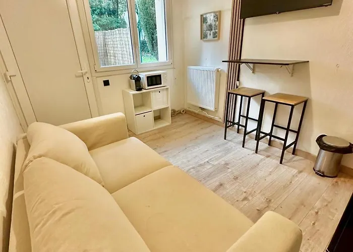 Apartament Avec Jardin Antibes